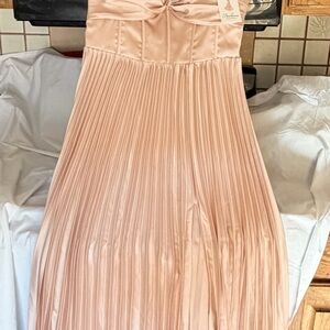 Elegant Champagne Pink Pleated Dress